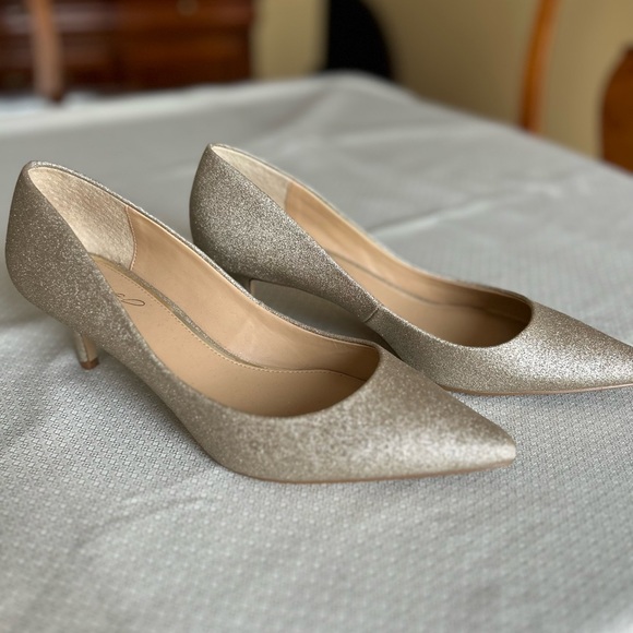 Jewel Badgley Mischka Shoes Champagne Sparkle Kitten Heel By Jewel